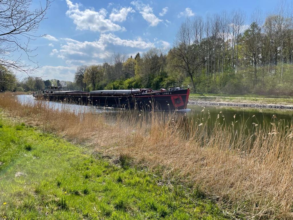 Pension Zur Schleuse Garni Am Elbe Luebeck - Kanal In Witzeeze Eksteriør billede