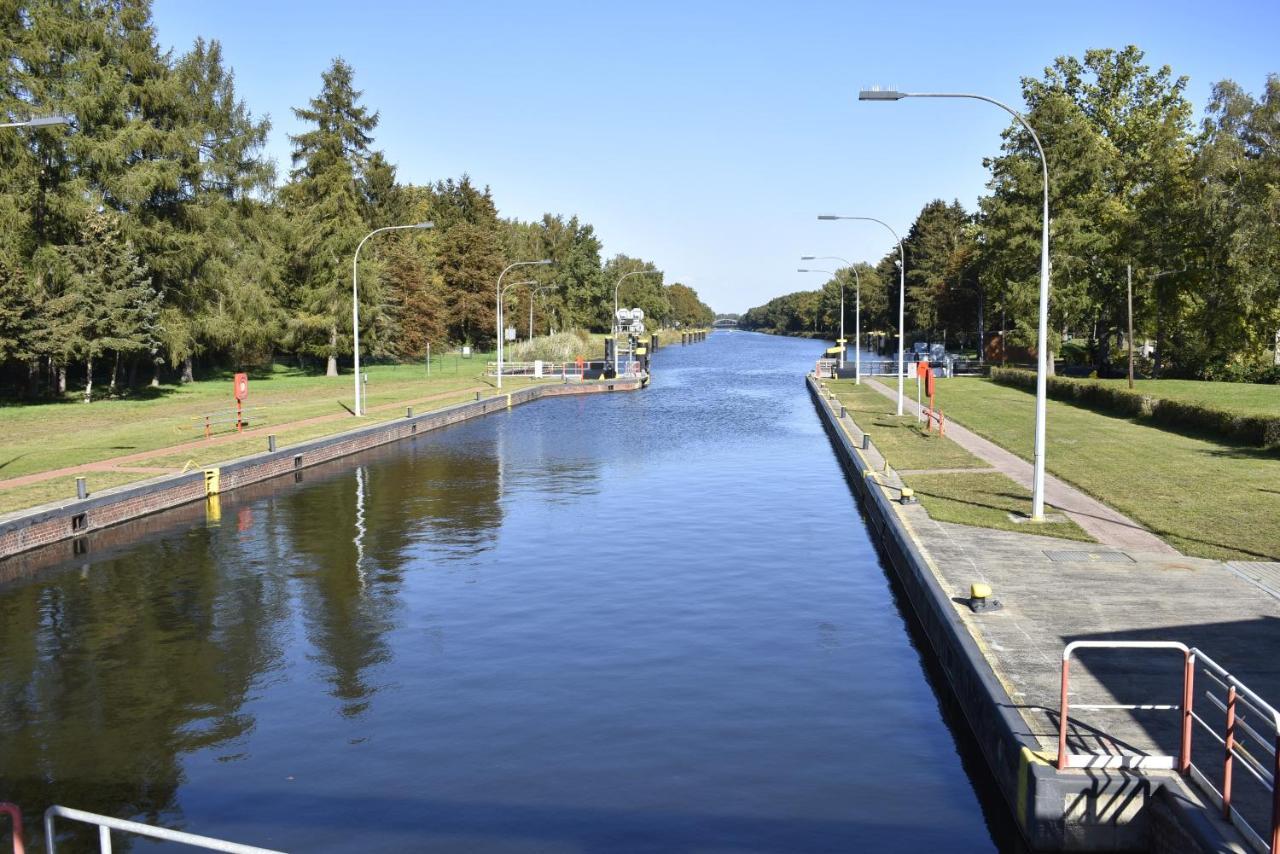 Pension Zur Schleuse Garni Am Elbe Luebeck - Kanal In Witzeeze Eksteriør billede