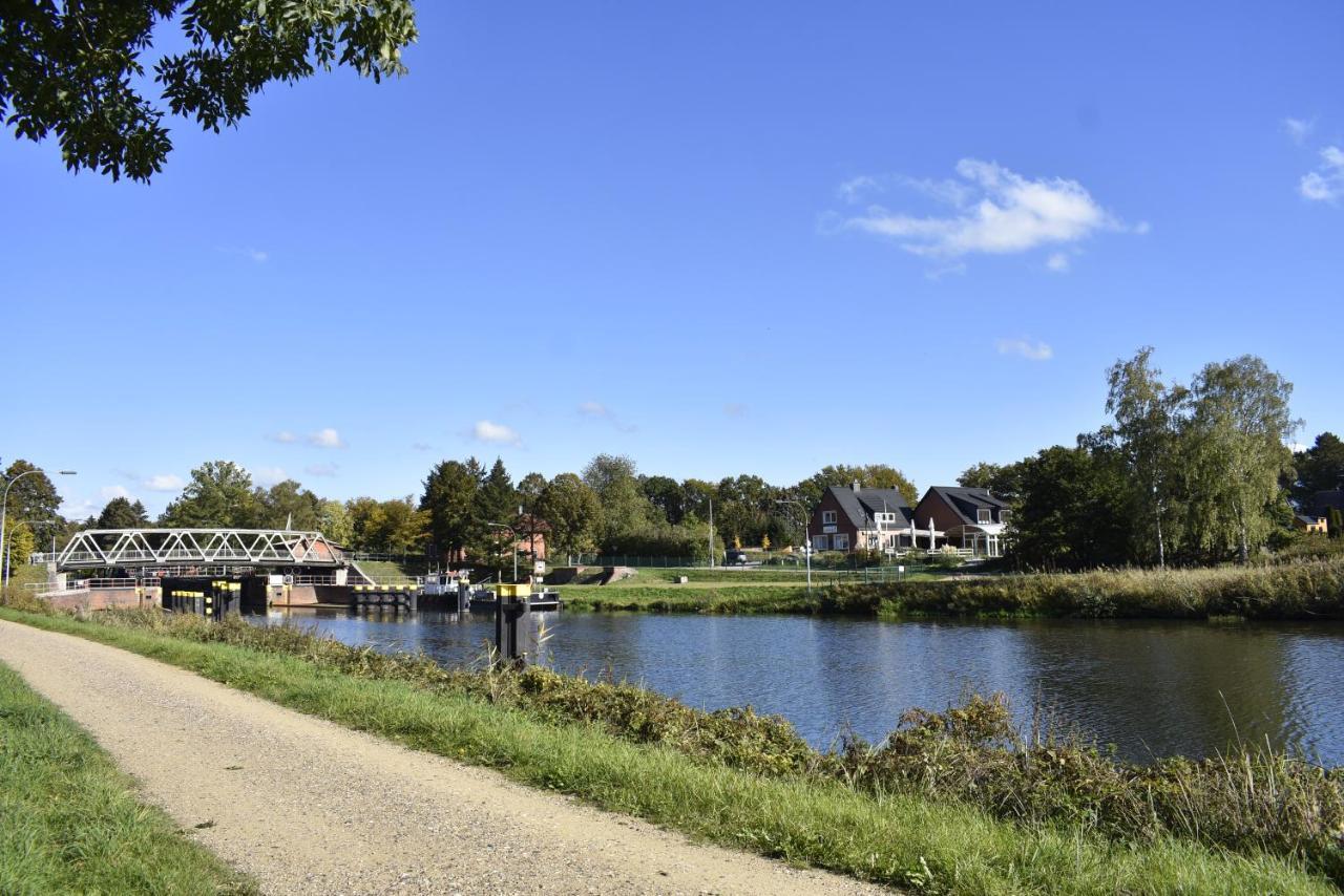 Pension Zur Schleuse Garni Am Elbe Luebeck - Kanal In Witzeeze Eksteriør billede